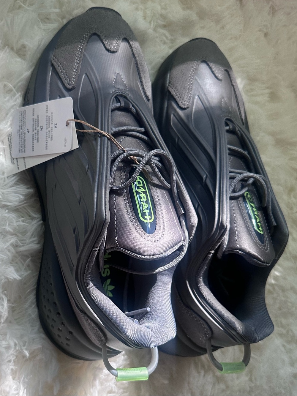 ADIDAS ‘Ozrah’ Gray Sneakers with Green Accents